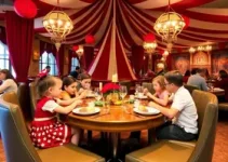 restaurante com temática de circo no Tatuapé